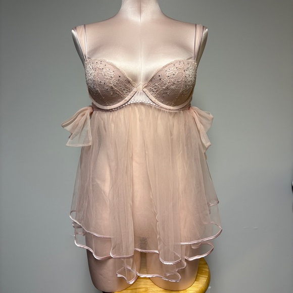 Victoria's Secret Blush Pink Lace & Mesh Babydoll Chemise - Picture 2 of 12